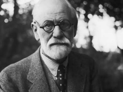 Freud-Formacao-em-Psicanalise-MATEMA-1.png